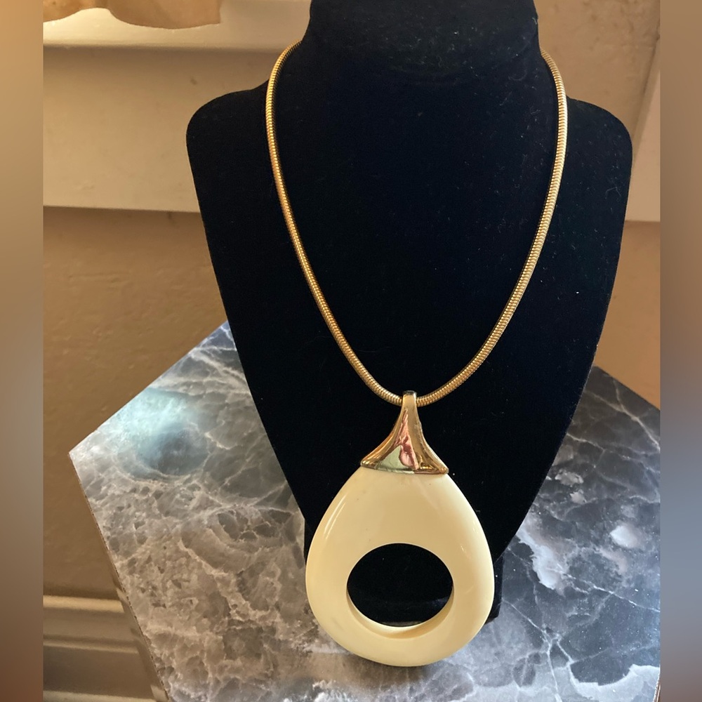 Kenneth Lane cream color drop pendant necklace